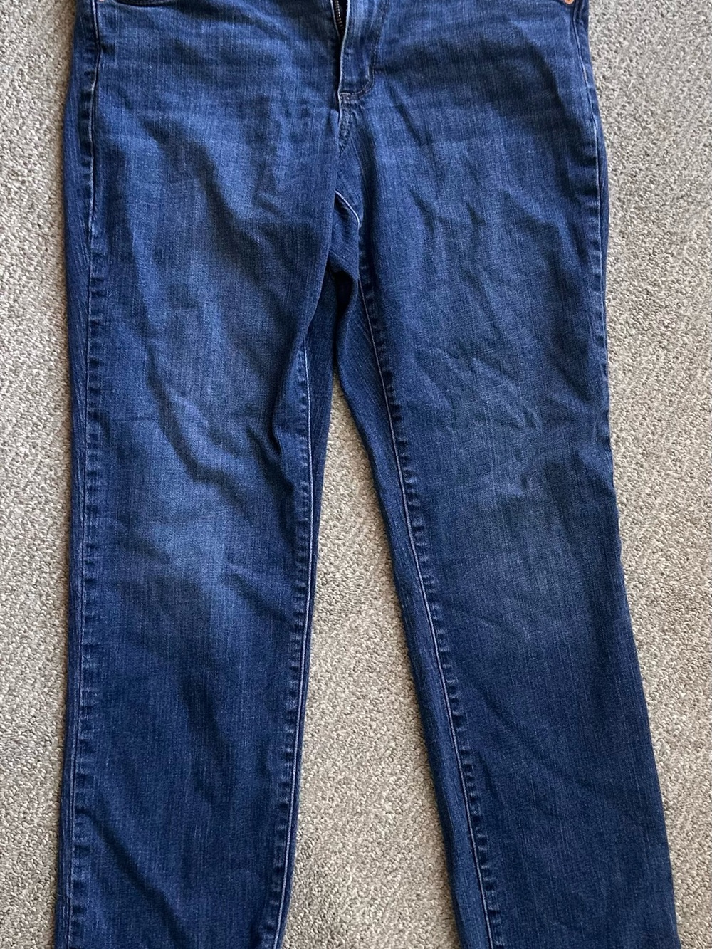 Universal Thread Woman’s Straight Jeans in Dark Blue
